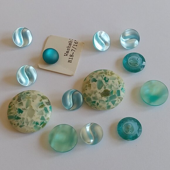 13 Retro Blue Vintage Buttons - Picture 4 of 12